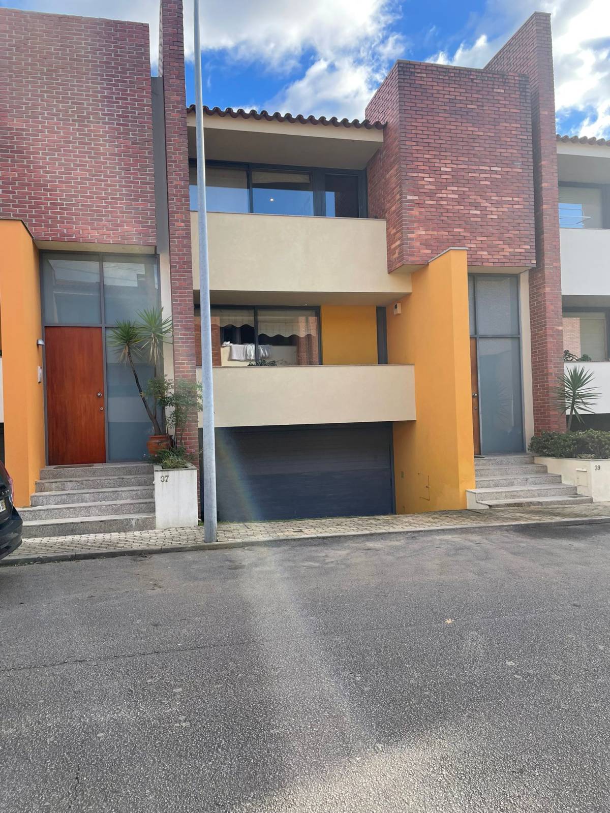Levi Barroso - Amares - Exterior Painting