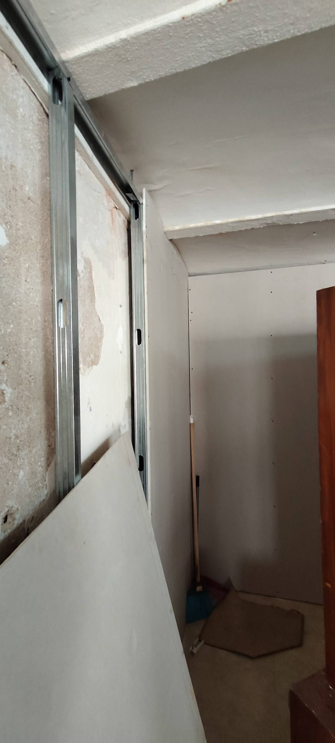 Geilson Pereira do Nascimento - Estremoz - Siding Installation, Repair, or Removal