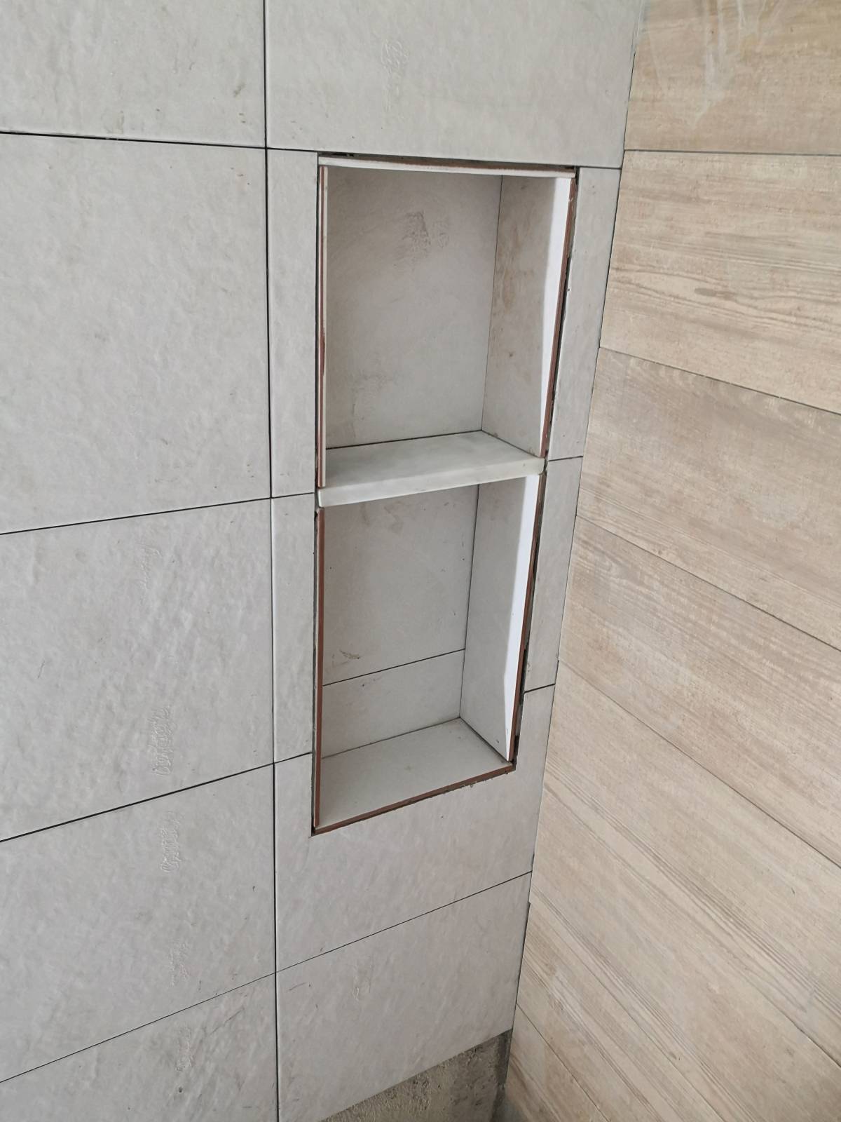 R.M. SIMÕES - Almada - Remodelação de Quarto