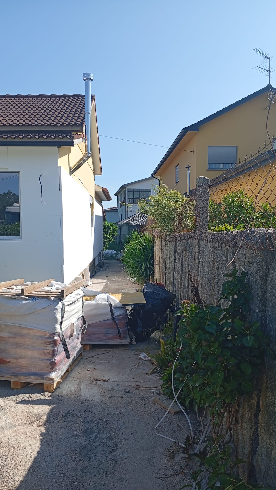 Levi Barroso - Amares - Outdoor Plumbing Repair or Maintenance