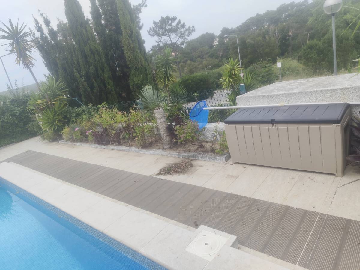 Artur - Sesimbra - Roof Installation or Replacement
