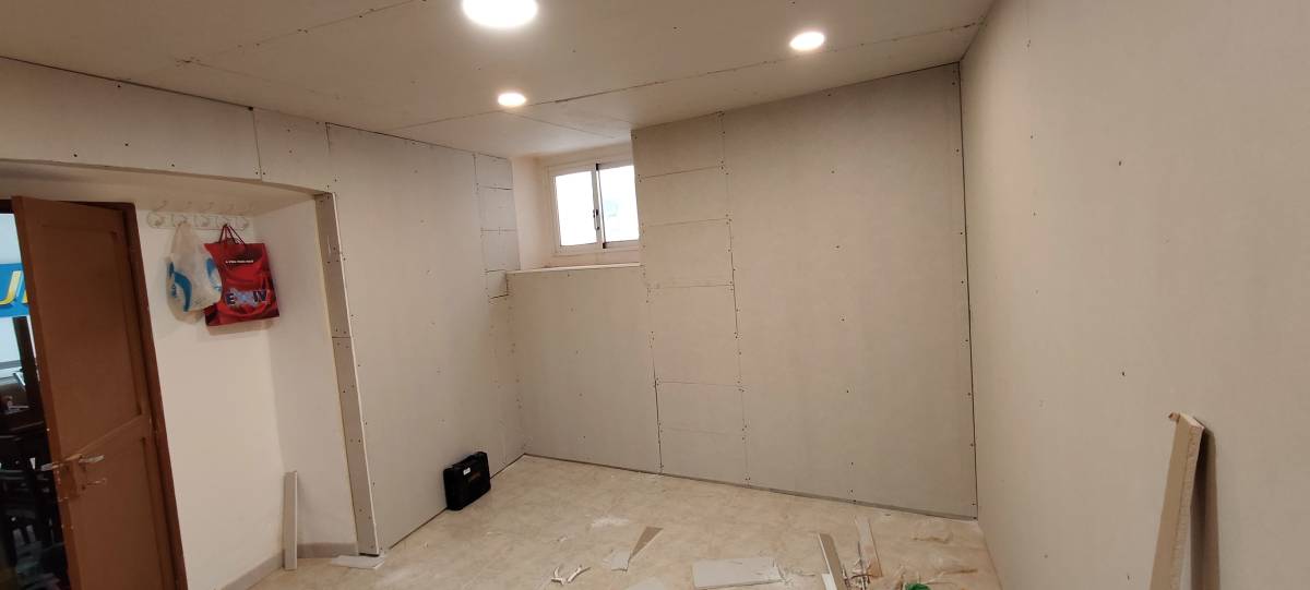 Geilson Pereira do Nascimento - Estremoz - Vinyl or Linoleum Repair or Partial Replacement