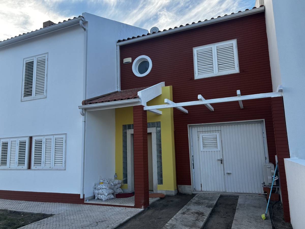 Helton Santos - Barreiro - Peinture extérieure