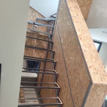 Artur - Sesimbra - Floating Flooring Installation