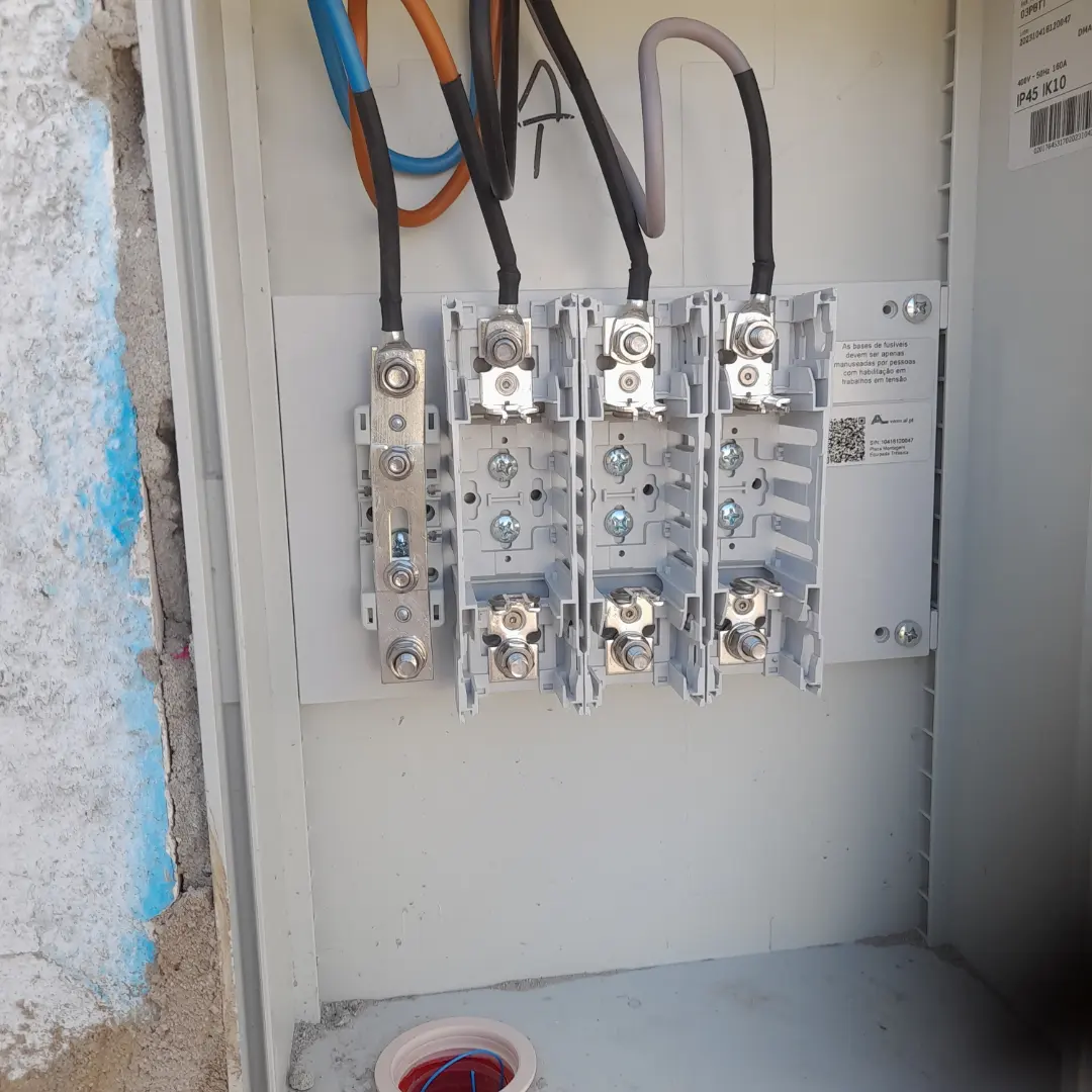 Joao filho eletricista - Lagos - Problemas Elétricos e de Cabos