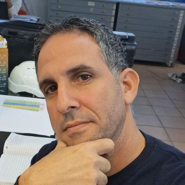 Javier Alejandro - Torres Novas - Instalação ou Substituição de Calhas