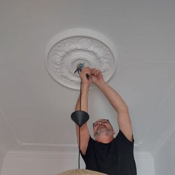 Ivan dresler eletricista - Lisboa - Fan Installation