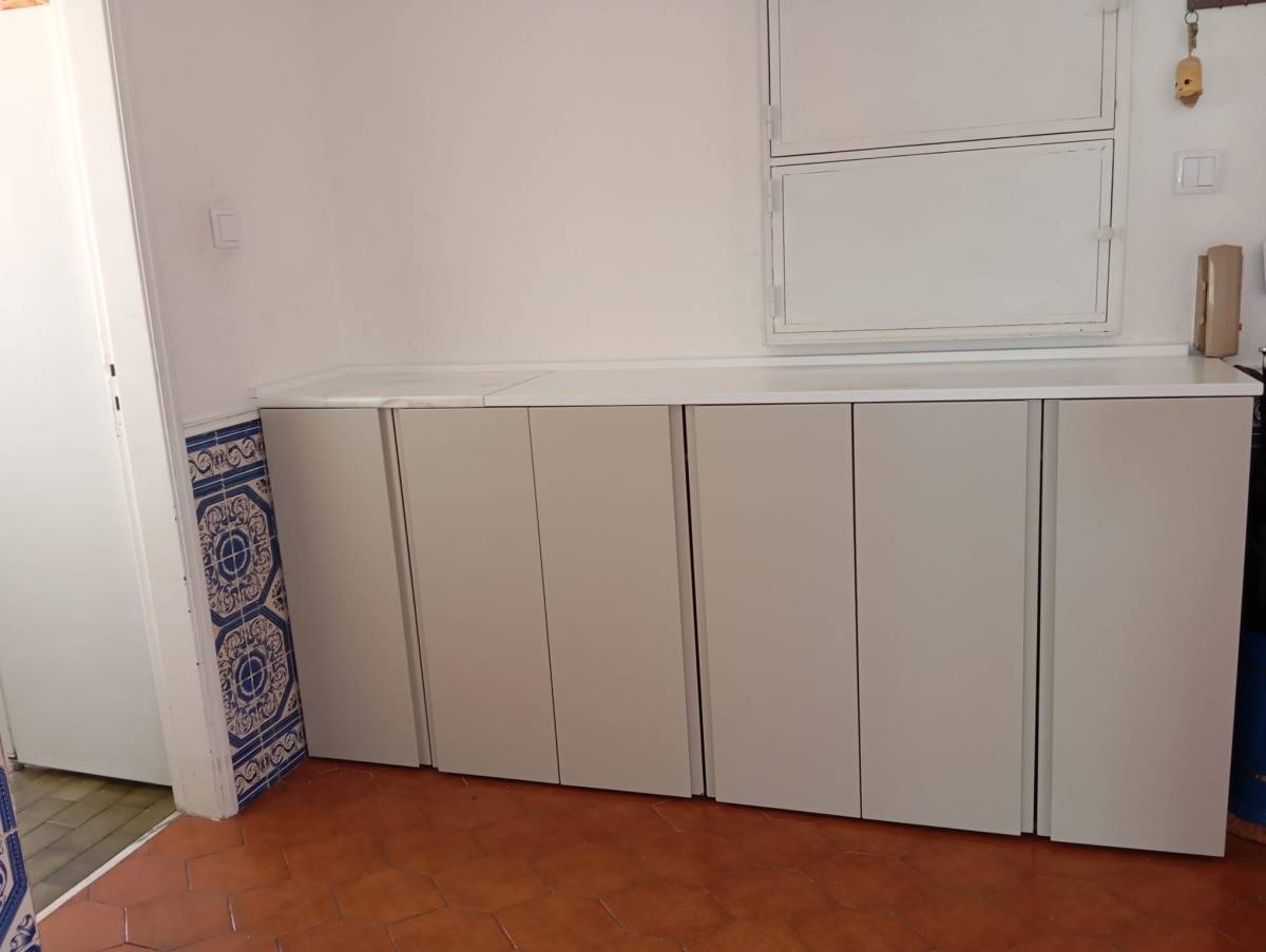 Amando - Loures - Reparação de Porta de Madeira