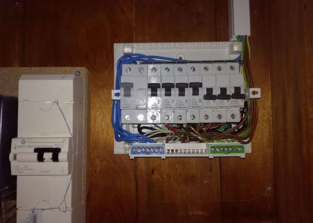 Marcio Silva - Amadora - Instalação de Interruptores e Tomadas