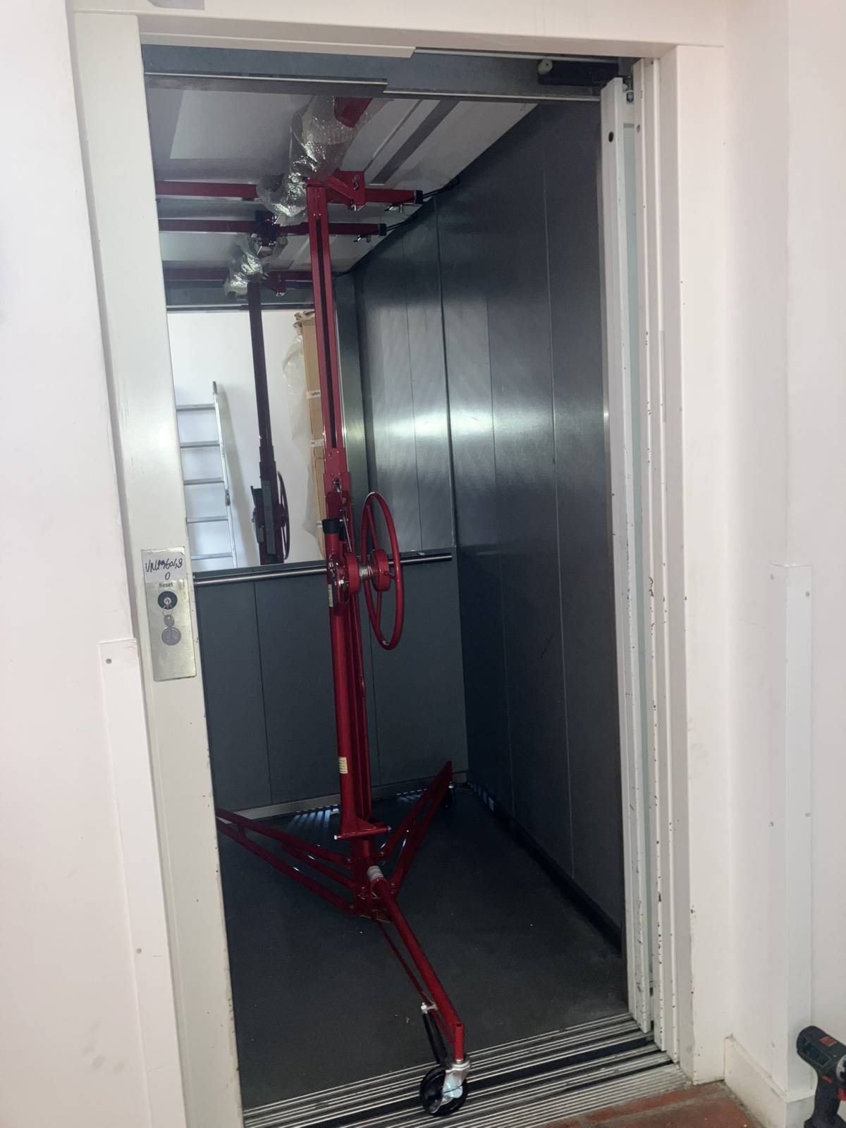 EGM Unipessoal, Lda - Vila Franca de Xira - Remodelação de Loja