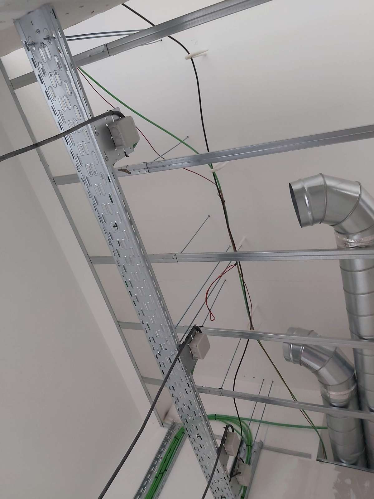Marcio Silva - Amadora - Circuit Breaker Panel or Fuse Box Installation