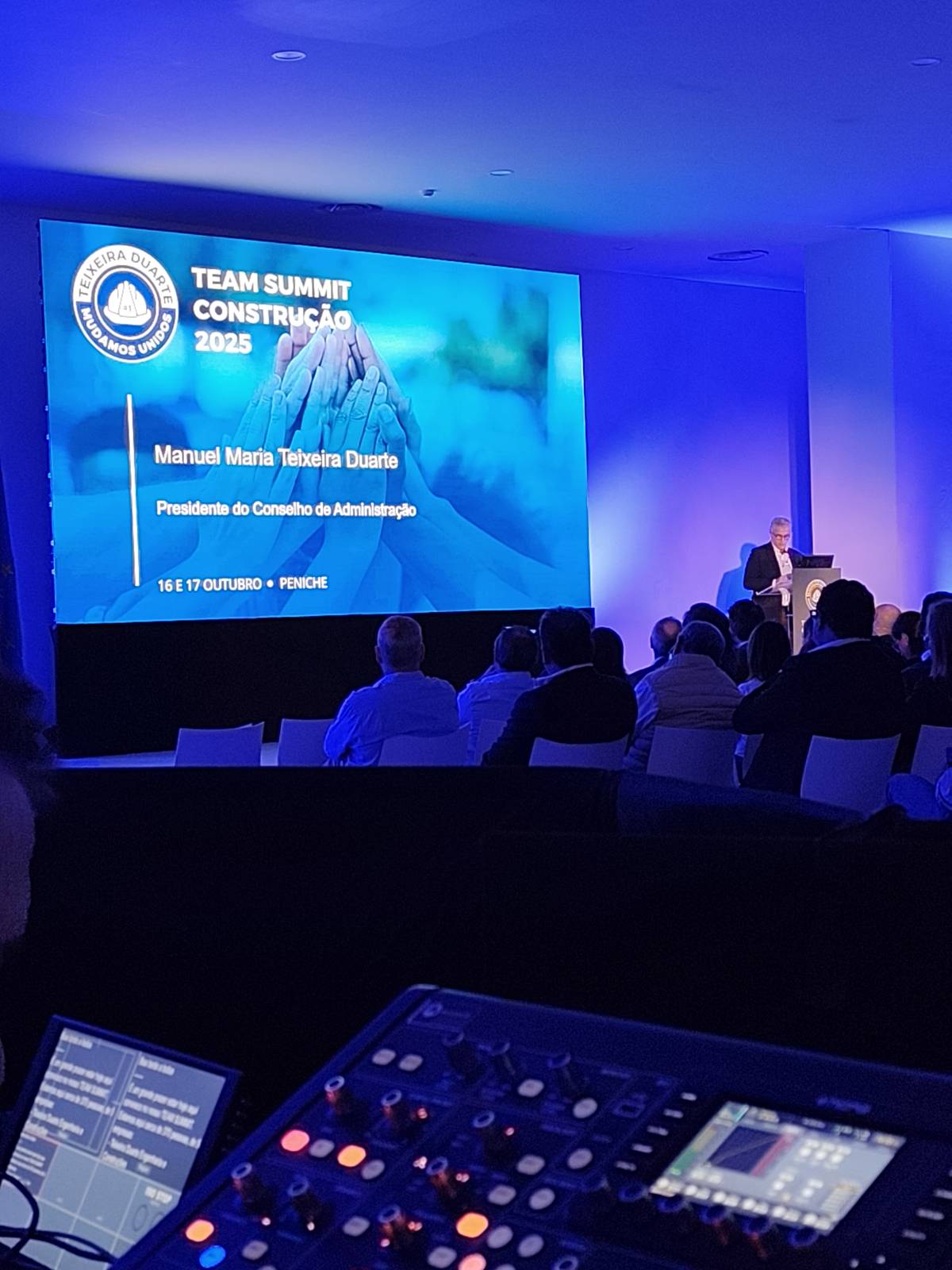 Filipe Figueiredo - Lisboa - Beleuchtung und Lichttechnik für Events mieten