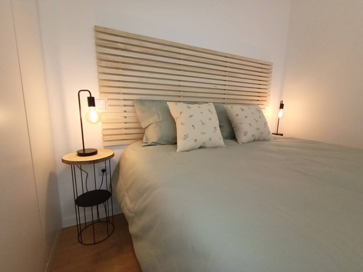 HomeSupport - Oliveira de Azeméis - Bed Frame Assembly