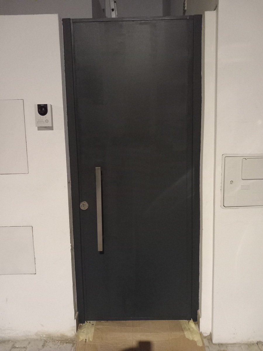 Dr Auto & Casa - Faro - Garage Door Installation or Replacement