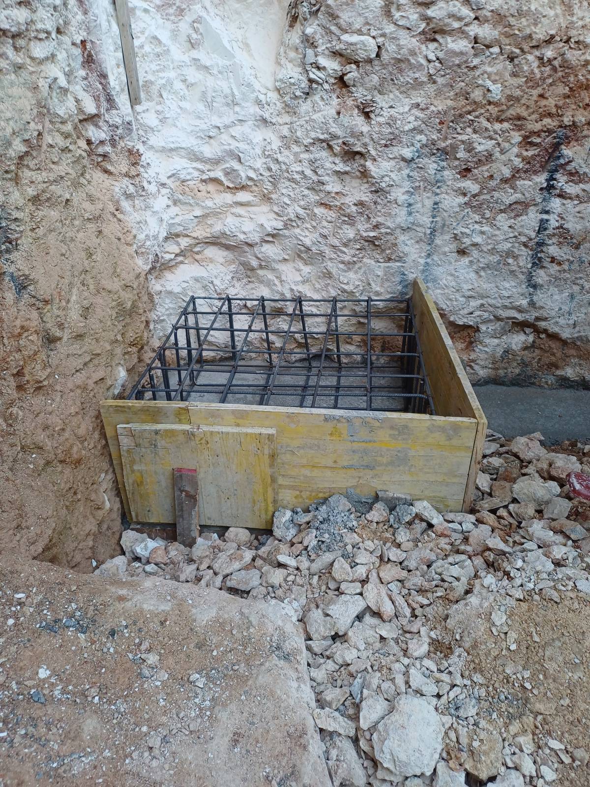 MCC CONSTRUÇÕES UNIPESSOAL LDA - Lagos - Innenwand einbauen