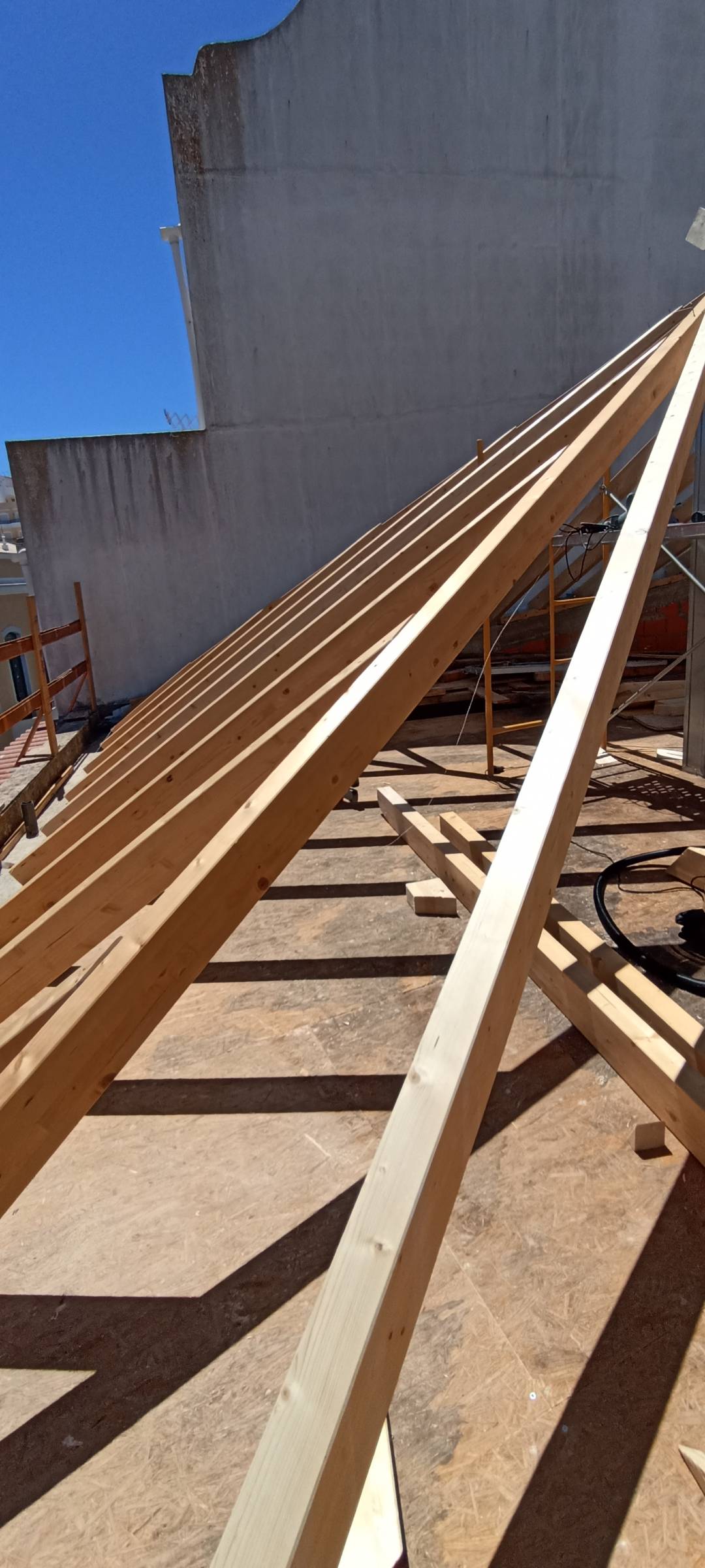 MCC CONSTRUÇÕES UNIPESSOAL LDA - Lagos - Zimmerrenovierung