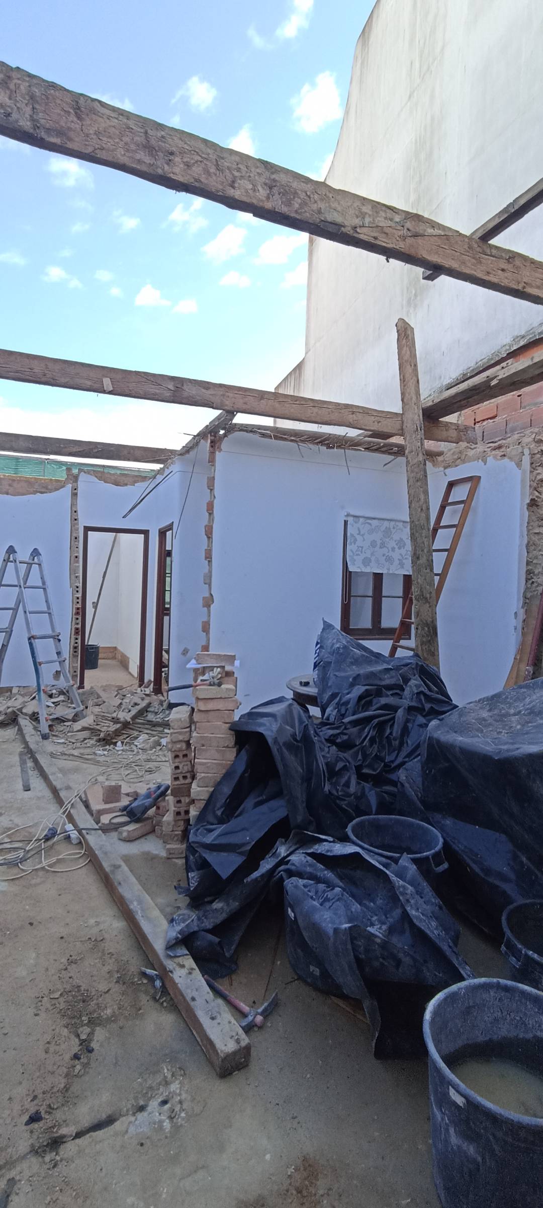 MCC CONSTRUÇÕES UNIPESSOAL LDA - Lagos - Dachausbau
