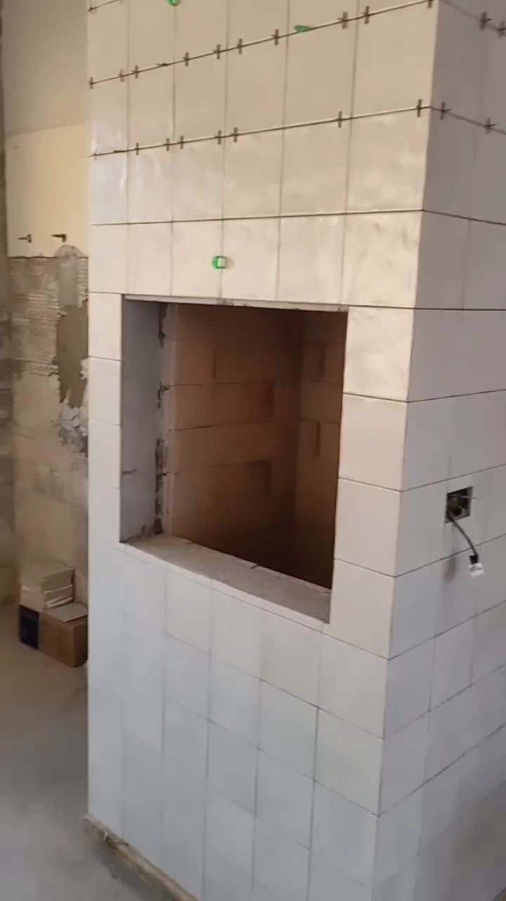Tile setter Vanzella - Figueira da Foz - Tile Repair