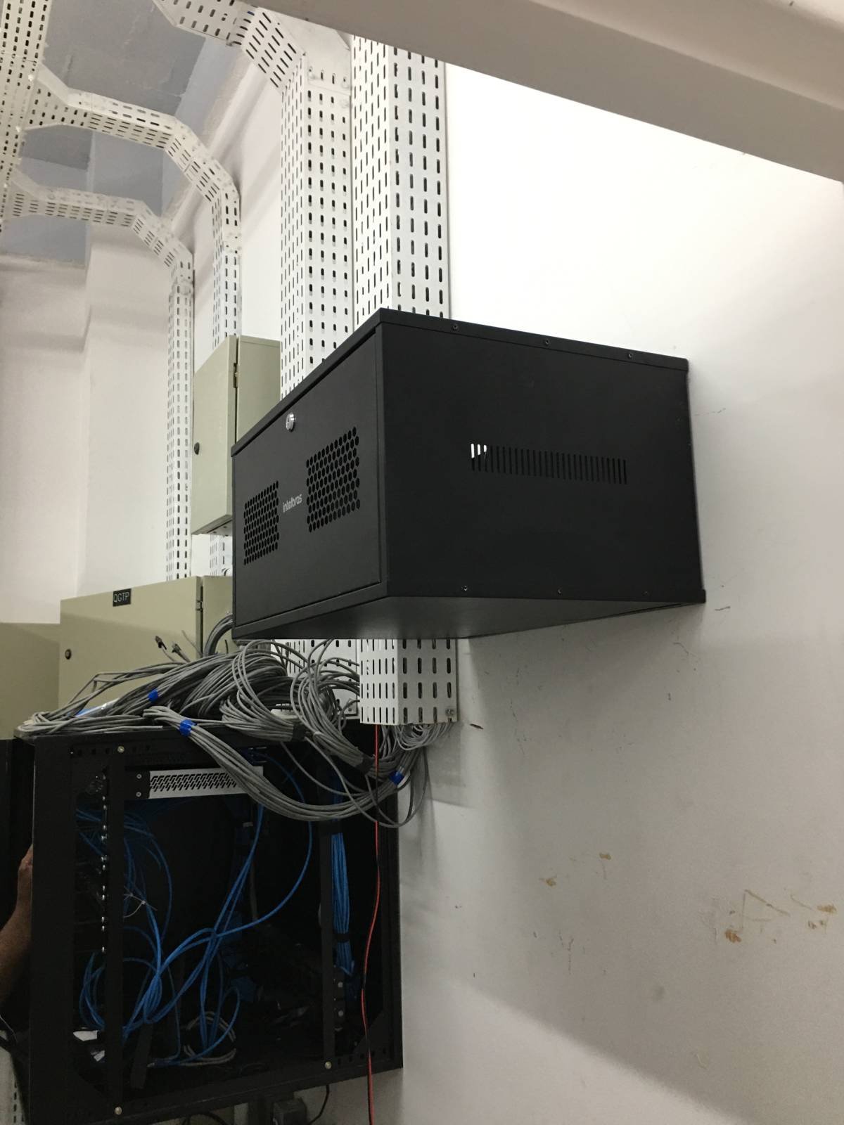 Isais seven soluções - Guarda - Instalação de Lâmpada