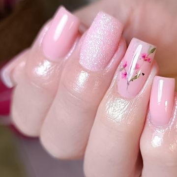 Manicure and pedicure (for women) - Alerrandra Aragao - Lanaudière