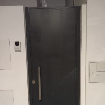Dr Auto & Casa - Faro - Garage Door Installation or Replacement