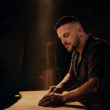 João Neto - Portimão - Retouche de sol en bois