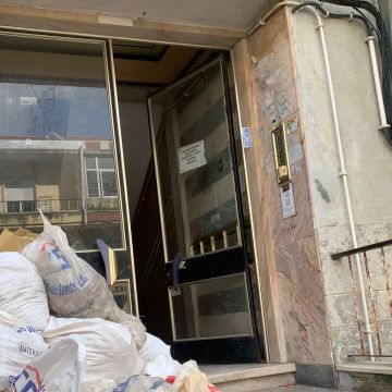 Recolha de entulho lowcost - Odivelas - Innenwand einbauen