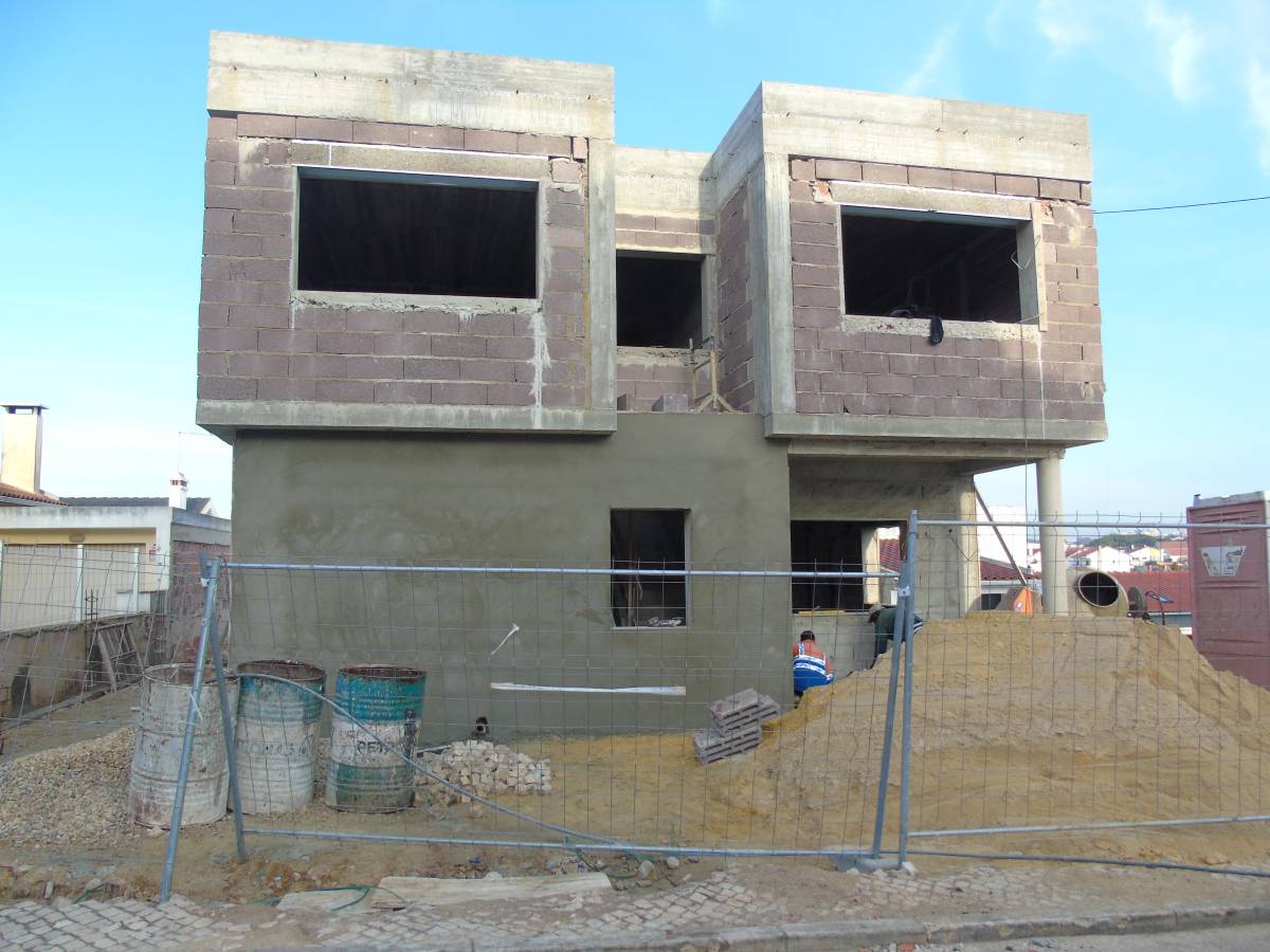 Retrospetiva D´Azul Construções - Seixal - Abrissarbeiten
