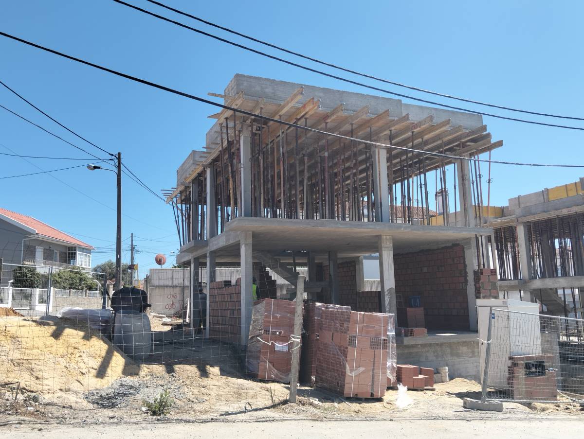 Retrospetiva D´Azul Construções - Seixal - Ladensanierung