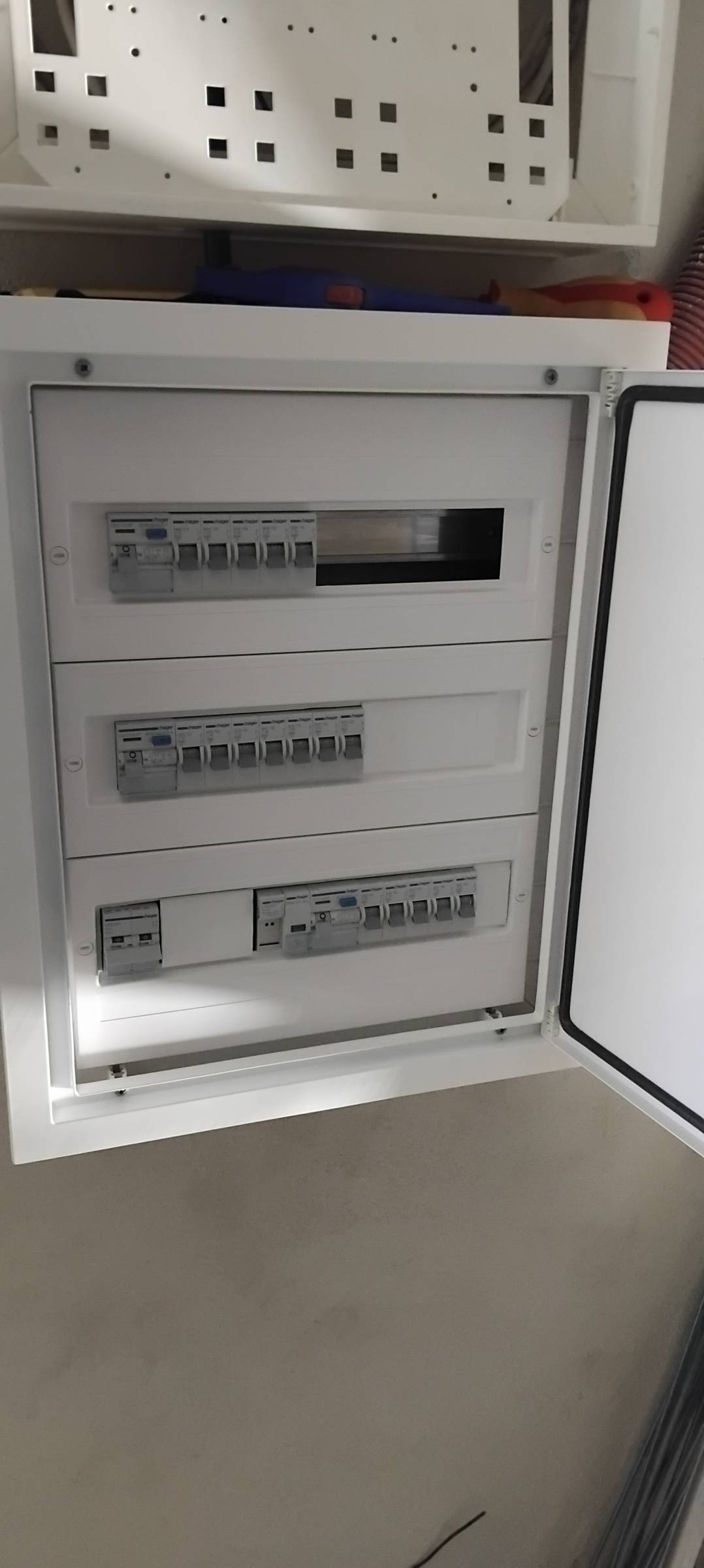 ECC - INSTALAÇÕES ELÉTRICAS - Braga - Rohrleitungen im Außenbereich reparieren oder warten