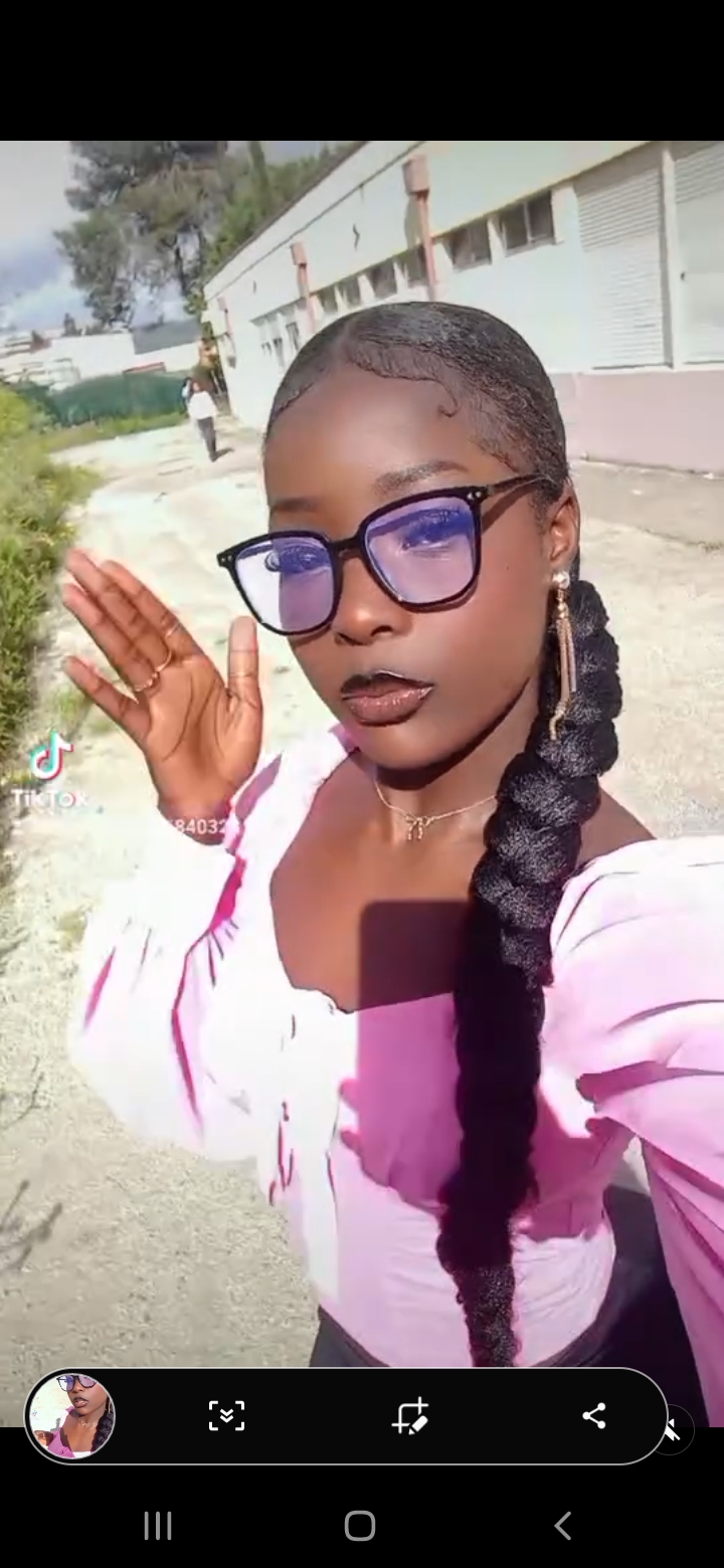 Aminata kone - Setúbal - Zirkusnummer