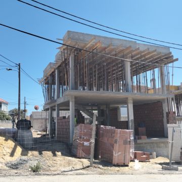 Retrospetiva D´Azul Construções - Seixal - Ladensanierung
