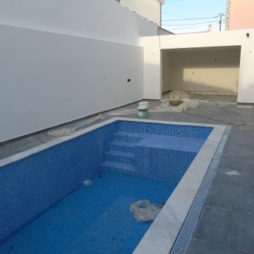 Retrospetiva D´Azul Construções - Seixal - Modulhausbau