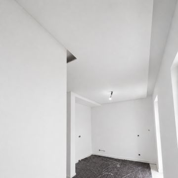 Guilherme Souza - Loures - Tür lackieren