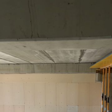 Luan Barbosa - Porto de Mós - Installation und Montage von Lampen