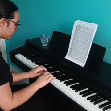 Nelia - Almada - Aulas de Piano Online