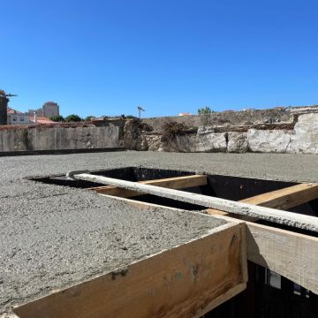 Figueira house renovations - Figueira da Foz - Pose de sols en pierre ou en carrelage