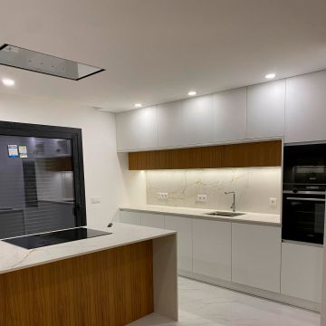 Sr.7Oficios - Guimarães - Remodelación de armarios