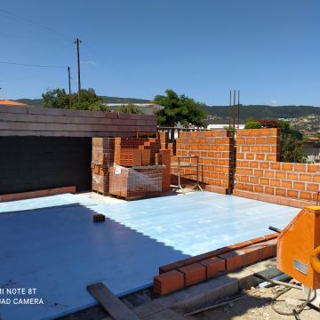 Construçoes Jorge Rocha - Barcelos - Roof Installation or Replacement