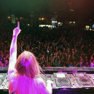 VAN STORCK - Almada - DJ para Festa Juvenil