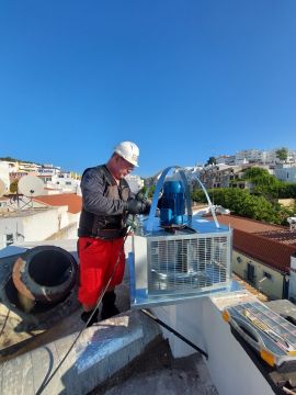 Unilimpeza Algarve eficiência movimento - Portimão - Limpeza de Chaminé