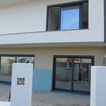 Retrospetiva D´Azul Construções - Seixal - Dachausbau
