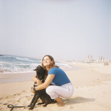 Adriana Carneiro - Guimarães - Hundeausführung