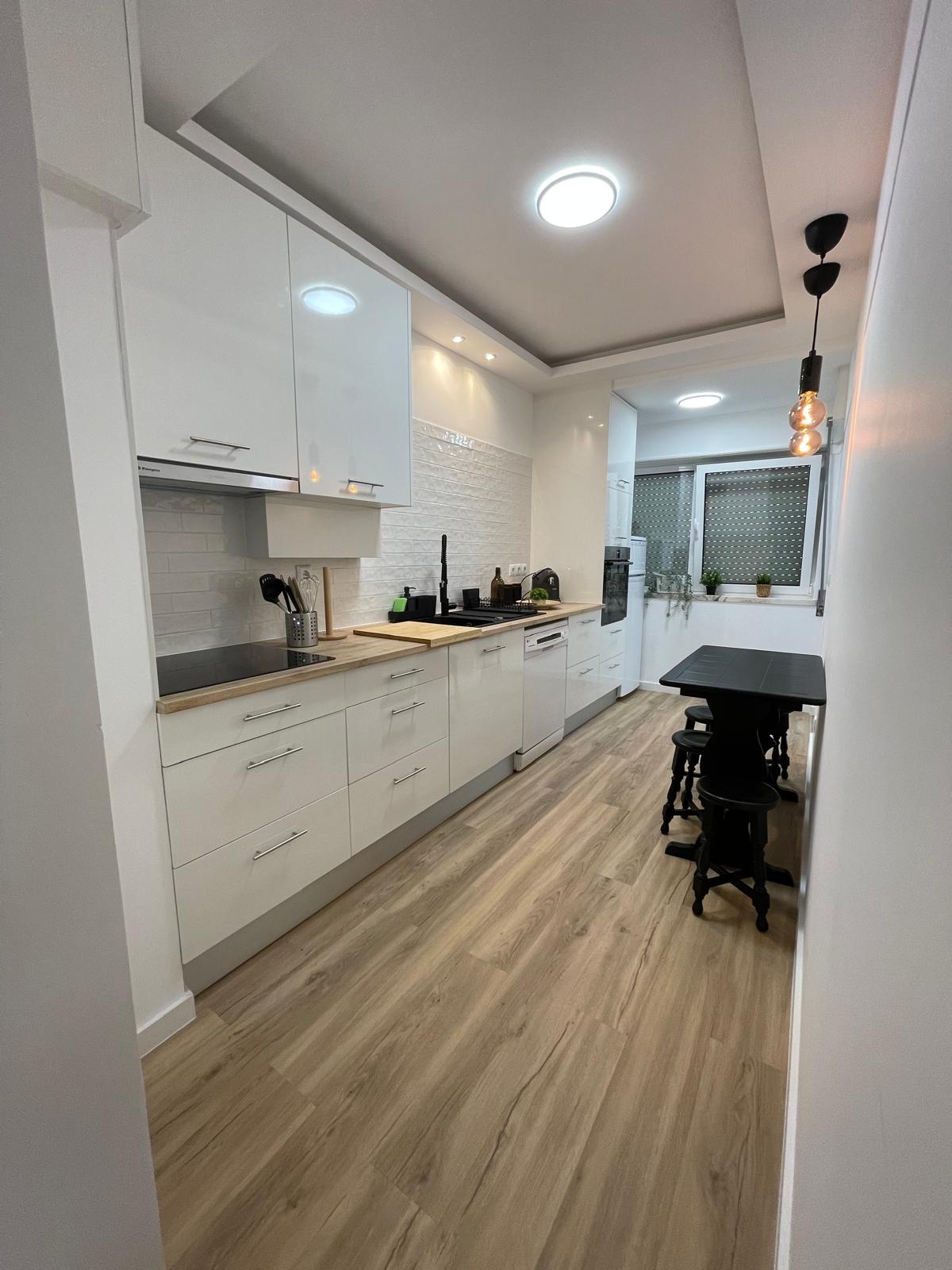 Renan&Andrade - Figueira da Foz - Instalación de lámparas