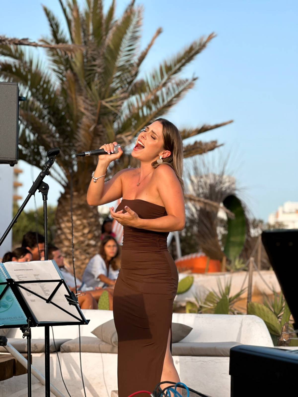 Débora Valente - Amadora - Wedding Band Entertainment