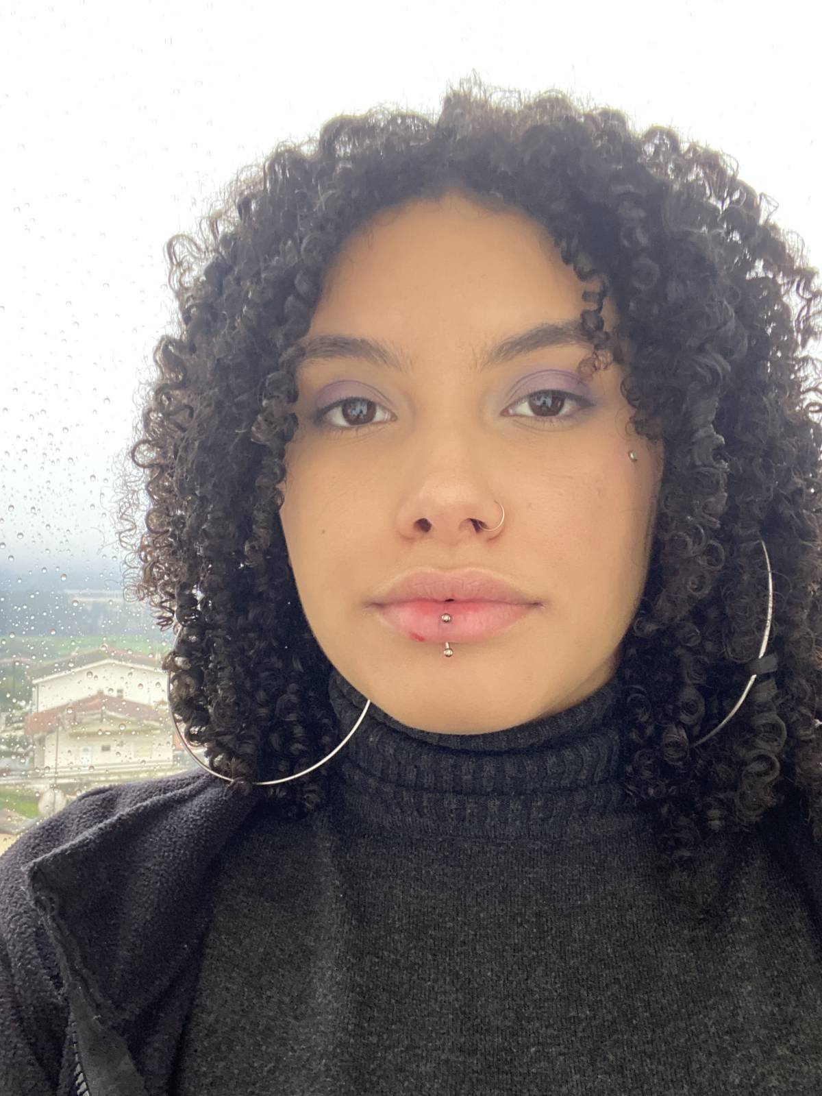 Yasmin Venancio - Trofa - Tradução de Hebraico
