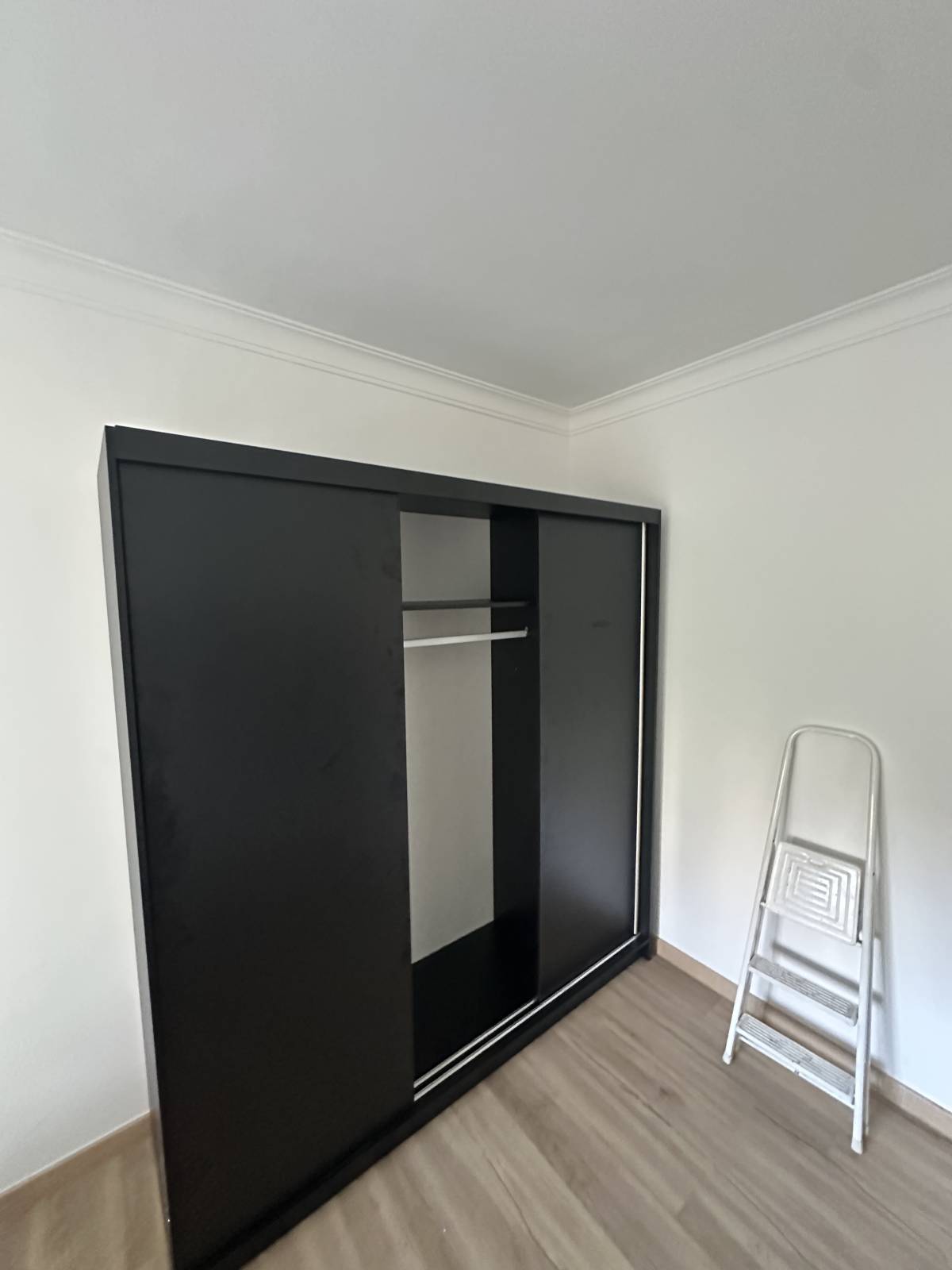 Lucas Geovane - Sintra - Window Blinds Cleaning