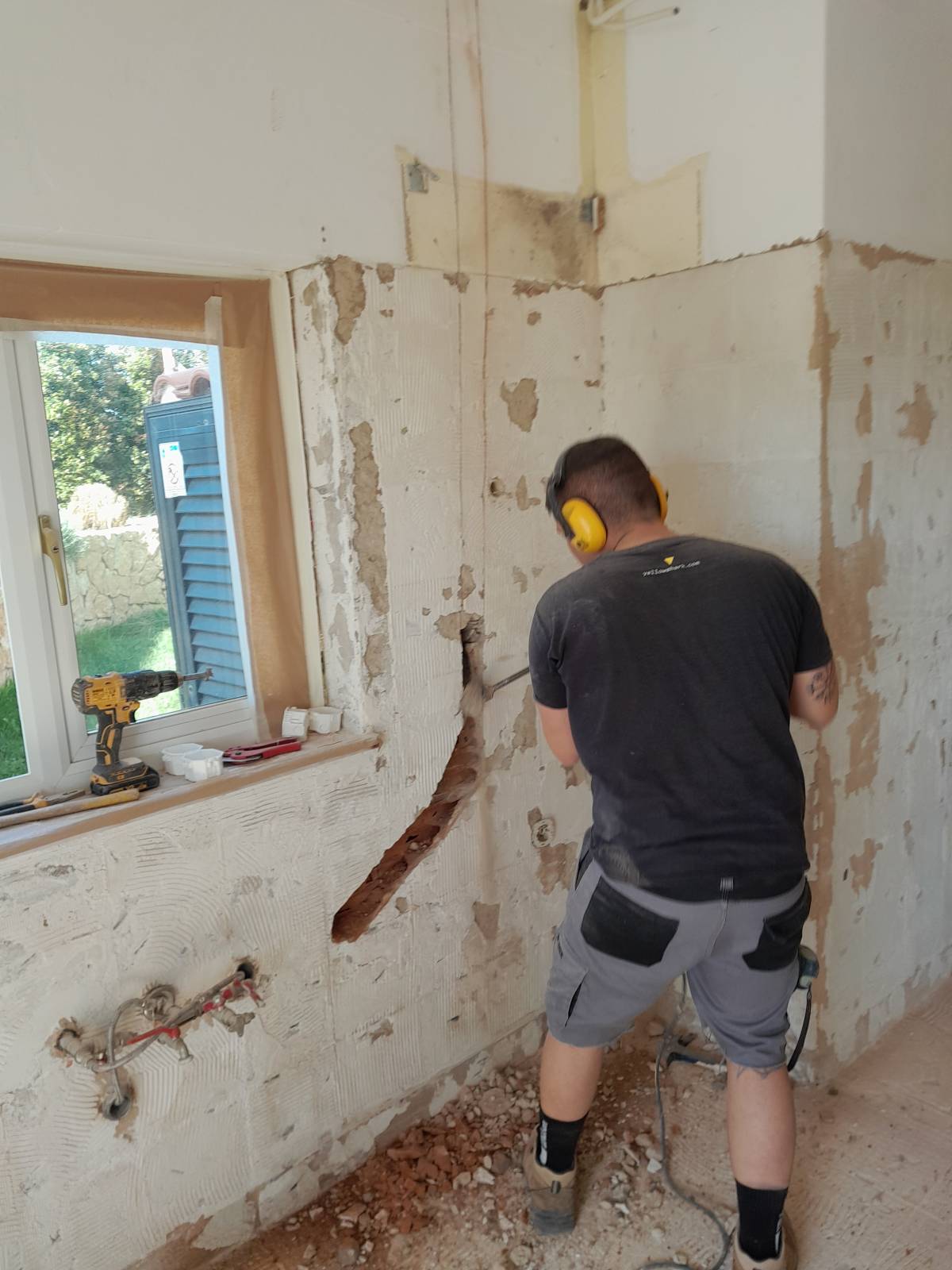 A.Dias - Lagos - Construção de Muro