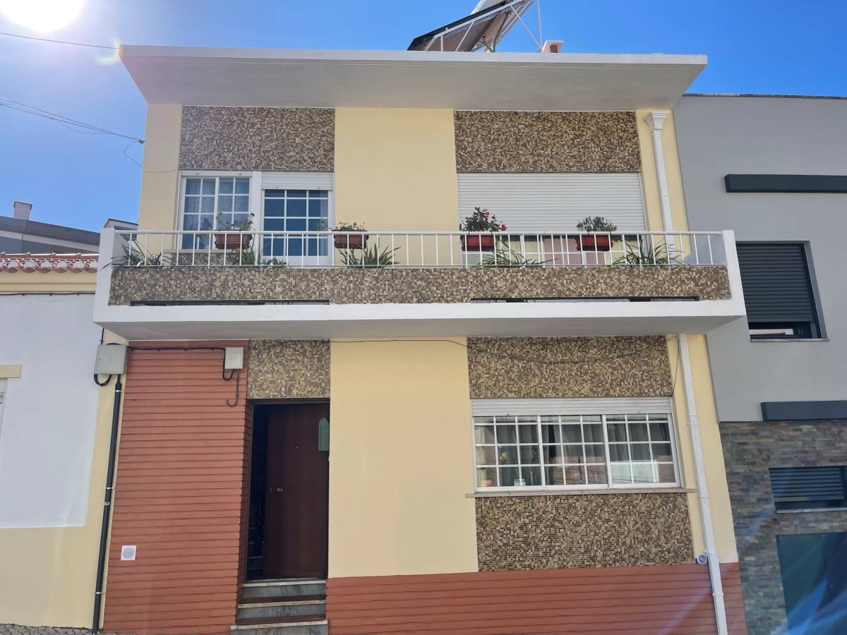 PM Limpeza e Remodelaçoes - Vila Franca de Xira - Stone or Tile Flooring Installation
