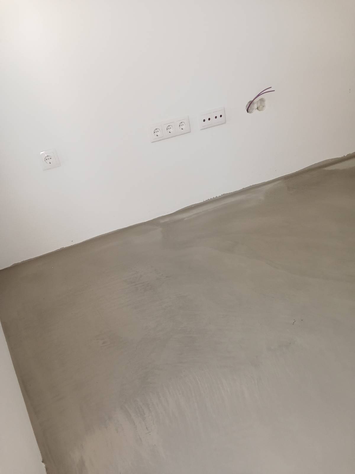 Bruno Neff Santos - Mirandela - Suspensão de Quadros e Instalação de Arte